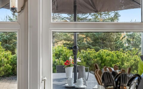 Mathy - 900M from the Sea: Mobilia, Sedia, Vaso Di Fiori, Cucina & Sala Da Pranzo Tavolo, Mobili Da Esterno, Bicchiere, Pianta Della Casa, Tavolo Esterno, Shade, Terrazza
