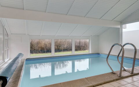 Hilkka - 500M from the Sea: Tetto, Casa, Lotto, Casa, Villetta, Estate, Edifici Giardino, Shade, Log Cabin, Landscaping
