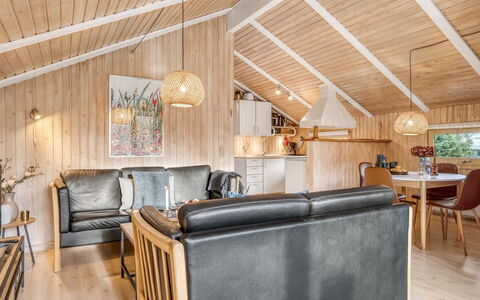 Seda - 600M from the Sea: Legna, Soffitto, Interior Design, Casa, Mobilia, Camera, Villetta, Latifoglie, Soggiorno, Plank