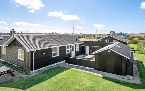 Evely - 300M from the Sea: 