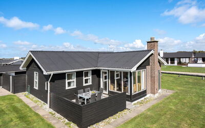 Evely - 300M from the Sea