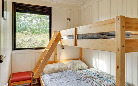 Avia - 500M from the Sea: Camera Da Letto, Letto, Legna, Letto A Castello, Bedding, Lenzuolo, Telaio Del Letto, Pavimento, Interior Design, Casa