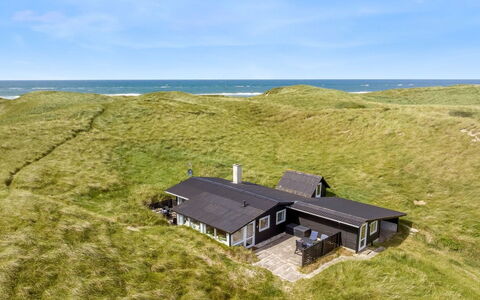 Fromer - 50M from the Sea: Costruzione, Casa, Finestra, Casa, Tetto, Zona Residenziale, Arbusto, Villetta, Lotto
