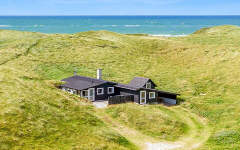 Fromer - 50M from the Sea: Costruzione, Casa, Finestra, Casa, Tetto, Zona Residenziale, Arbusto, Villetta, Lotto