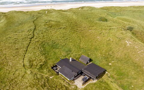 Fromer - 50M from the Sea: Costruzione, Casa, Finestra, Casa, Tetto, Zona Residenziale, Arbusto, Villetta, Lotto