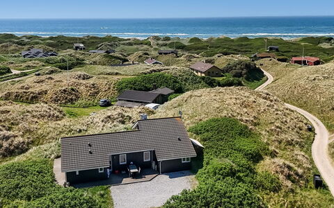 Lauri - 350M from the Sea: Tetto, Casa, Zona Residenziale, Casa, Estate, Villetta, Design
