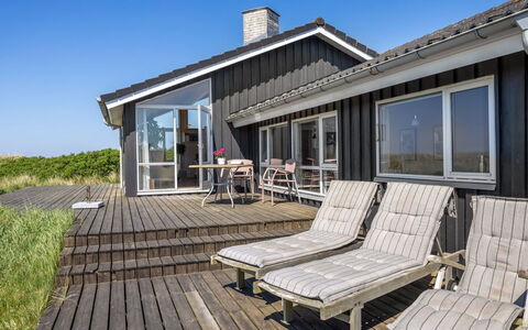 Lauri - 350M from the Sea: Tetto, Casa, Zona Residenziale, Casa, Estate, Villetta, Design