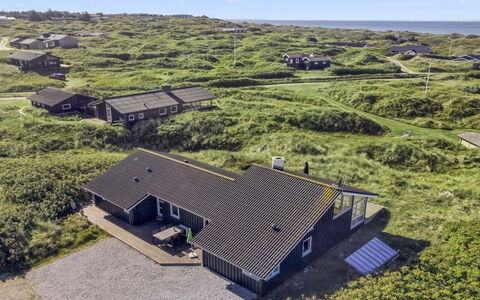 Lauri - 350M from the Sea: Tetto, Casa, Zona Residenziale, Casa, Estate, Villetta, Design