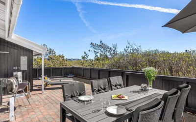 Loryleimis - 300M from the Sea