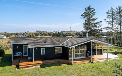 Troels - 750M from the Sea: Piscina, Mobili Da Esterno, Mobilia, Ricorrere, Flagstone, Eco Hotel, Shade, Sedia, Tempo Libero, Estate
