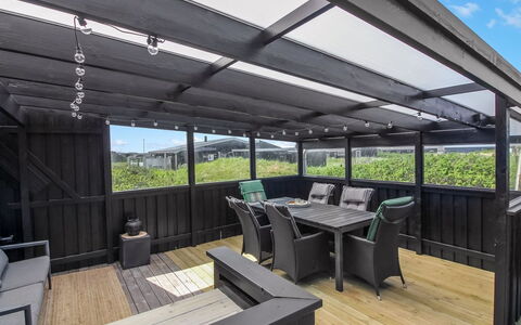 Bertil - 400M from the Sea: Legna, Pavimento, Pavimentazione, Deck, Materiale Composito, Latifoglie, Plank, Pavimento In Legno, Shade, Color Legno