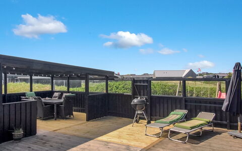 Bertil - 400M from the Sea: Cielo, Legna, Deck, Plank, Latifoglie, Shade, Recinzione, Color Legno, Mobili Da Esterno, Boardwalk