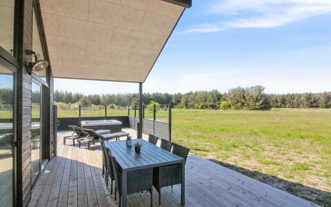 Ambra - 950M from the Sea: Tetto, Casa, Porta, Villetta, Shade, Raccordo, Cortile, Estate, Backyard