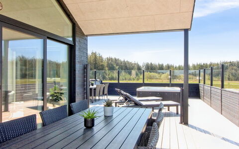Ambra - 950M from the Sea: Tetto, Casa, Porta, Villetta, Shade, Raccordo, Cortile, Estate, Backyard