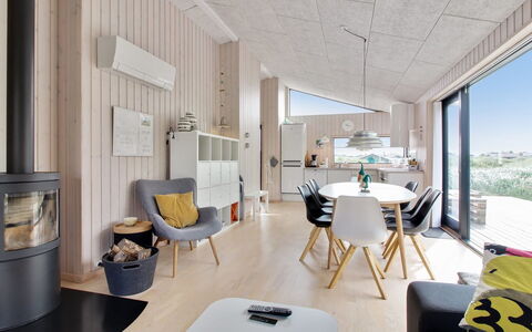 Mikkel - 300M from the Sea: Interior Design, Legna, Pavimentazione, Soffitto, Pavimento, Mobilia, Soggiorno, Camera, Sedia, Pavimento In Legno