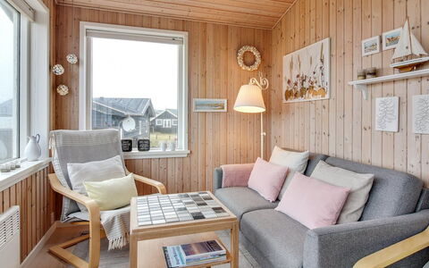 Freydis - 92M from the Sea: Villetta, Backyard, Cortile, Edifici Giardino, Capannone, Raccordo, Mobili Da Esterno, Log Cabin, Struttura Esterna, Baracca