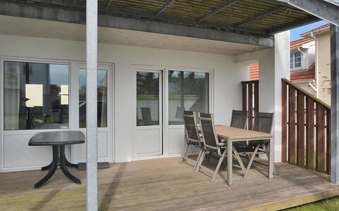 Haghni - 200M from the Sea: Mobilia, Interior Design, Sedia, Pavimentazione, Tavolo, Ricorrere, Pavimento, Soffitto, Camera, Eco Hotel