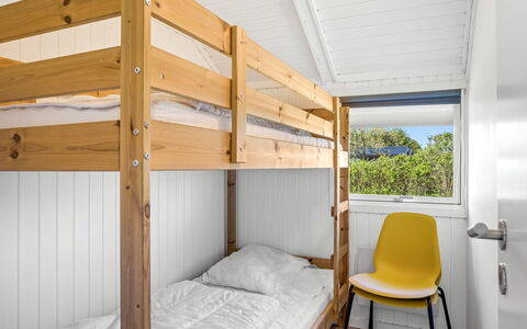 Aleksia - 1Km from the Sea: Legna, Plank, Camera Da Letto, Latifoglie, Letto A Castello, Color Legno, Bedding, Letto, Telaio Del Letto, Legname