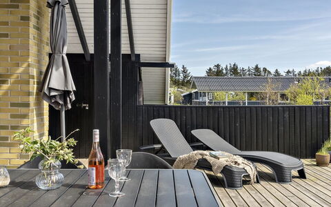 Aleksia - 1Km from the Sea: Legna, Materiale Composito, Deck, Latifoglie, Plank, Shade, Raccordo, Portico, Design, Pavimento In Legno