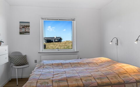Nayeli - 275M from the Sea: Casa, Camera Da Letto, Letto, Bedding, Lenzuolo, Telaio Del Letto, Illuminazione Diurna, Latifoglie, Biancheria, Gesso