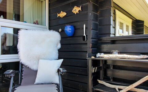 Awarth - 500M from the Sea: Legna, Casa, Villetta, Casa, Tetto, Area Rurale, Raccordo, Log Cabin, Edifici Giardino, Latifoglie
