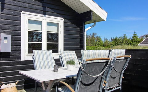 Awarth - 500M from the Sea: Legna, Casa, Villetta, Casa, Tetto, Area Rurale, Raccordo, Log Cabin, Edifici Giardino, Latifoglie