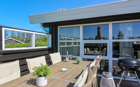 Awarth - 500M from the Sea: Legna, Casa, Villetta, Casa, Tetto, Area Rurale, Raccordo, Log Cabin, Edifici Giardino, Latifoglie