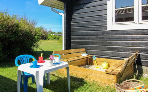 Awarth - 500M from the Sea: Legna, Casa, Villetta, Casa, Tetto, Area Rurale, Raccordo, Log Cabin, Edifici Giardino, Latifoglie