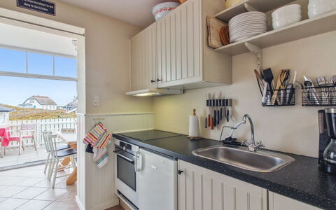 Asa - 75M from the Sea: Mobilia, Interior Design, Sedia, Pavimentazione, Tavolo, Ricorrere, Pavimento, Soffitto, Camera, Eco Hotel