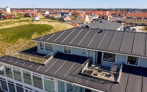 Britta - 100M from the Sea: Legna, Casa, Villetta, Casa, Tetto, Area Rurale, Raccordo, Log Cabin, Edifici Giardino, Latifoglie