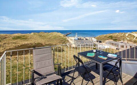 Britta - 100M from the Sea: Legna, Casa, Villetta, Casa, Tetto, Area Rurale, Raccordo, Log Cabin, Edifici Giardino, Latifoglie