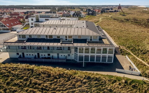 Britta - 100M from the Sea: Legna, Casa, Villetta, Casa, Tetto, Area Rurale, Raccordo, Log Cabin, Edifici Giardino, Latifoglie