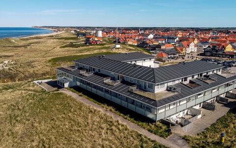 Britta - 100M from the Sea: Legna, Casa, Villetta, Casa, Tetto, Area Rurale, Raccordo, Log Cabin, Edifici Giardino, Latifoglie