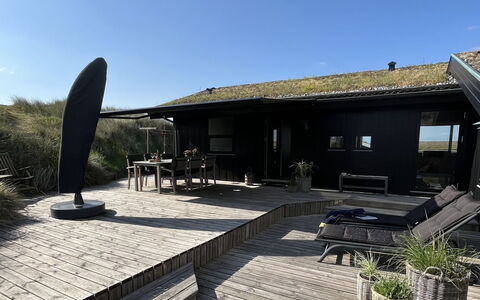 Eelin - 275M from the Sea: Tetto, Casa, Casa, Villetta, Raccordo, Estate, Driveway, Edifici Giardino, Cortile, Capannone