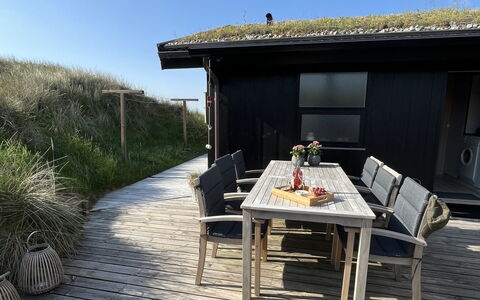 Eelin - 275M from the Sea: Tetto, Casa, Casa, Villetta, Raccordo, Estate, Driveway, Edifici Giardino, Cortile, Capannone