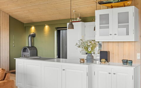 Eelin - 275M from the Sea: Pavimentazione, Legna, Interior Design, Pavimento, Cucina, Mobilia, Cabinetry, Lampada, Soffitto, Controsoffitto