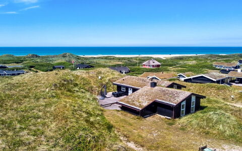 Eelin - 275M from the Sea: Tetto, Casa, Casa, Villetta, Raccordo, Estate, Driveway, Edifici Giardino, Cortile, Capannone