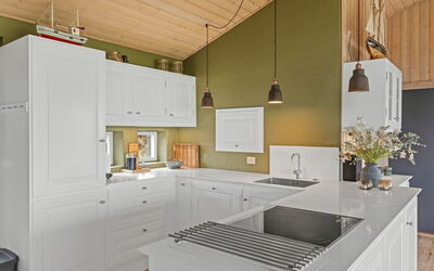 Eelin - 275M from the Sea