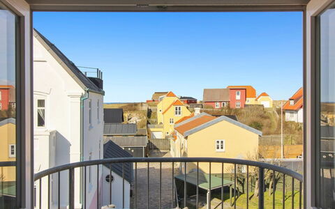 Varnava - 200M from the Sea: Mobilia, Interior Design, Sedia, Pavimentazione, Tavolo, Ricorrere, Pavimento, Soffitto, Camera, Eco Hotel