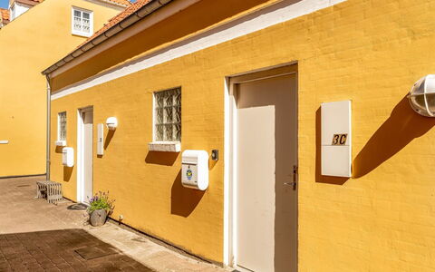 Swarthovde - 300M from the Sea: 