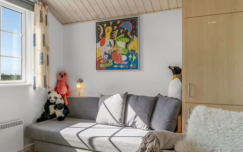 Anya - 650M from the Sea: Mobilia, Interior Design, Pavimentazione, Pavimento, Legna, Camera, Divano, Appartamento, Illuminazione, Soggiorno