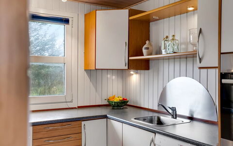 Pertti - 400M from the Sea: Legna, Interior Design, Cucina, Controsoffitto, Pavimentazione, Elettrodomestico Da Cucina, Camera, Soffitto, Rubinetto, Idraulico Fixture