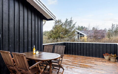 Pertti - 400M from the Sea: Legna, Latifoglie, Materiale Composito, Plank, Pavimento In Legno, Deck, Raccordo, Color Legno, Portico, Mobili Da Esterno