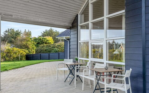 Berenika - 500M from the Sea: Casa, Shade, Portico, Raccordo, Sedia, Cortile, Deck, Giardino, Latifoglie, Prato