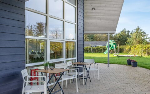 Berenika - 500M from the Sea: Mobilia, Sedia, Shade, Cucina & Sala Da Pranzo Tavolo, Mobili Da Esterno, Soffitto, Giardino, Tavolo Esterno, Prato, Cortile