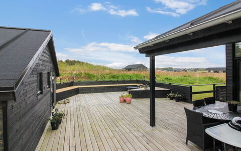 Aldina - 1.5Km from the Sea: Tetto, Casa, Casa, Villetta, Raccordo, Estate, Driveway, Edifici Giardino, Cortile, Capannone