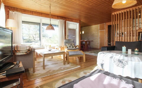 Lis - 300M from the Sea: Mobilia, Interior Design, Pavimentazione, Pavimento, Camera, Legna, Soffitto, Divano, Pavimento In Legno, Soggiorno