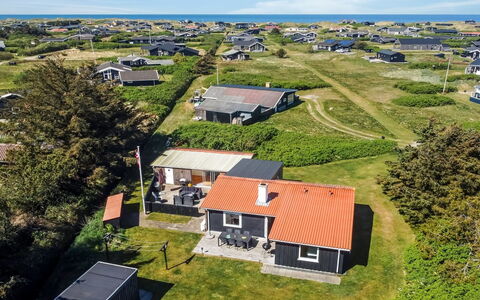 Daren - 600M from the Sea: Tetto, Casa, Zona Residenziale, Casa, Estate, Villetta, Design