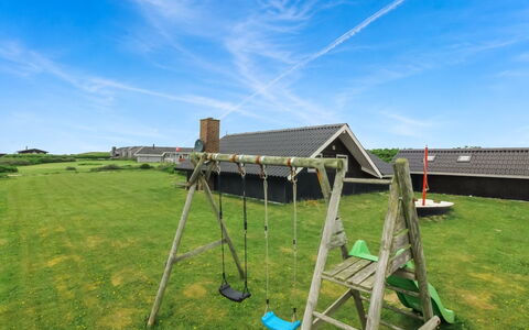 Andrina - 200M from the Sea: Plain, Lotto, Area Rurale, Prato, Pascolo, Campo, Scala, Parco, Attrezzatura Giochi All'Aperto, Swing