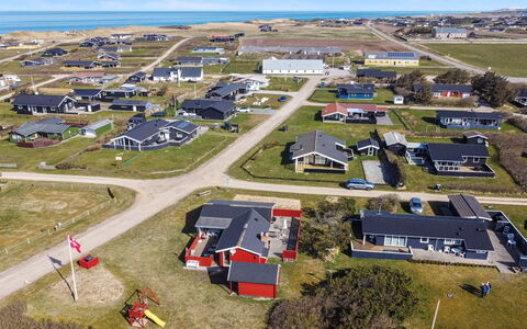 Fiene - 300M from the Sea: Zona Residenziale, Tetto, Sobborgo, Driveway, Estate, Camino